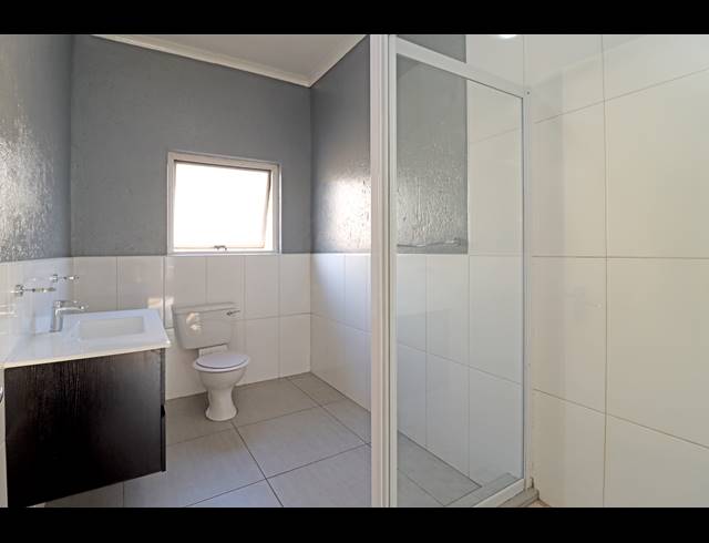 2 BEDROOM APARTMENT FOR SALE IN MONTGOMERY PARK
